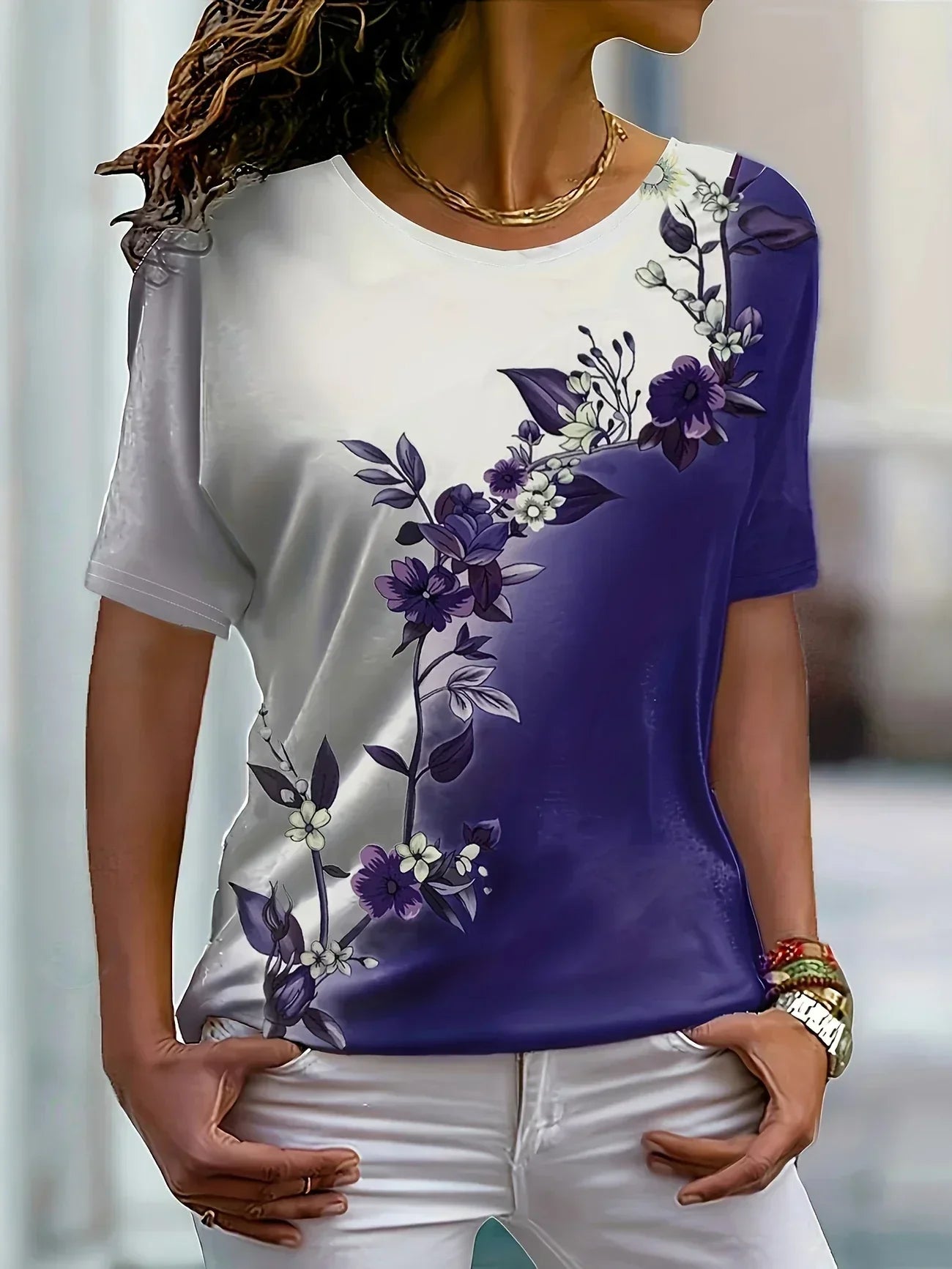 Melina™ – Elegant bloemen-T-shirt